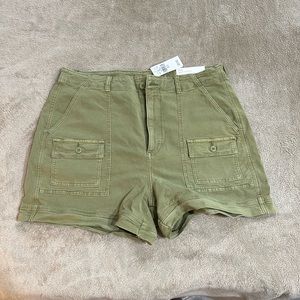 American Eagle - Highest Rise 90’s Boyfriend shorts